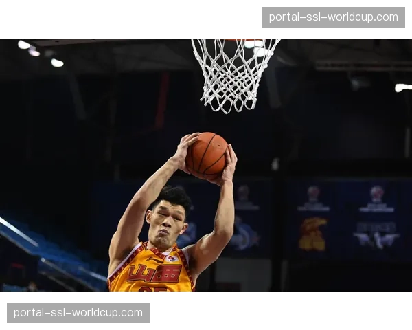 【2026年4月CBA联赛·人物·动态消息：福建浔兴股份后卫黎伊扬成功接受膝盖关节镜手术，赛季报销